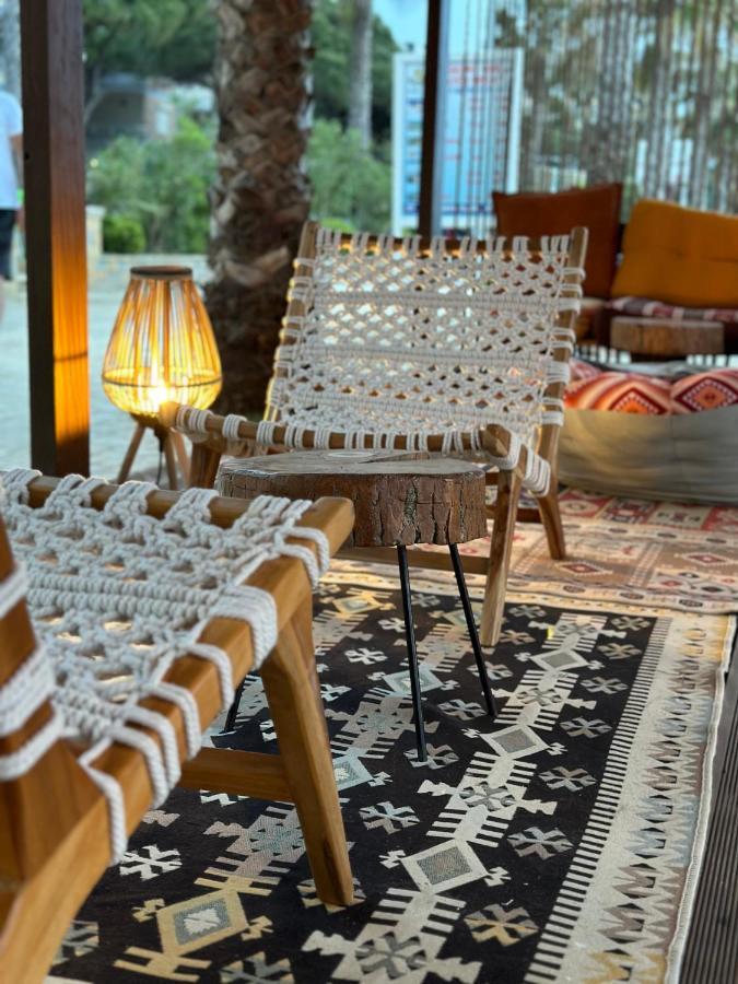 Klajdi Resort Golem  Esterno foto Macrame furniture